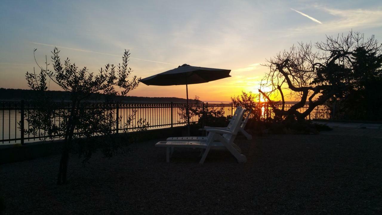 Villa Riva Barbat na Rabu 外观 照片